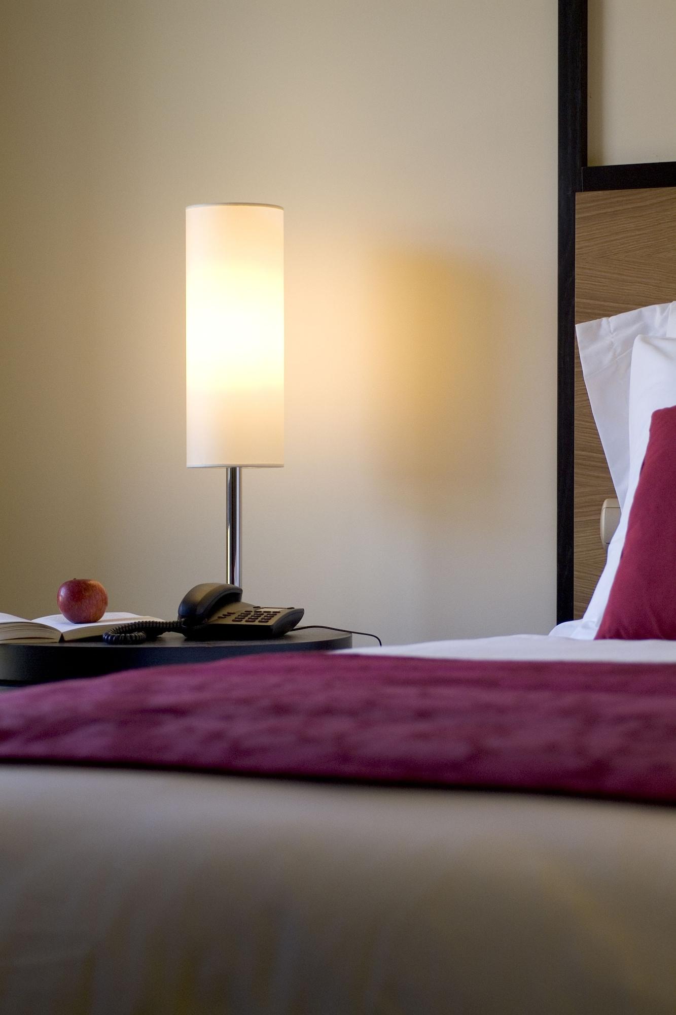 Pestana Casino Park Hotel&Casino Funchal  Esterno foto A lamp on a bedside table