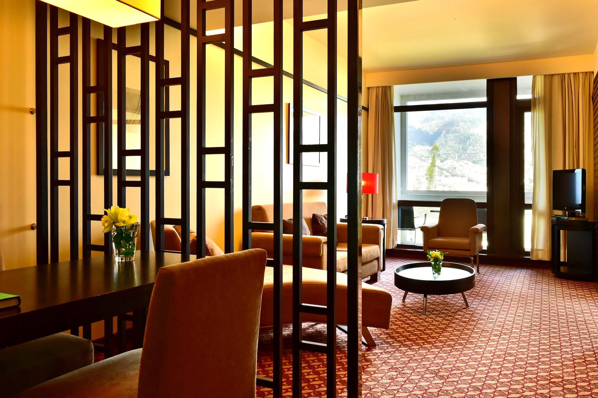 Pestana Casino Park Hotel&Casino Funchal  Esterno foto A suite at the InterContinental Hotel, Innsbruck