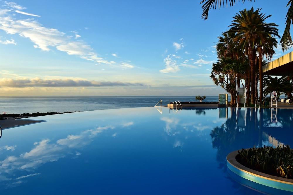 Pestana Casino Park Hotel&Casino Funchal  Esterno foto Infinity pool at the Sheraton Maldives Resort & Spa