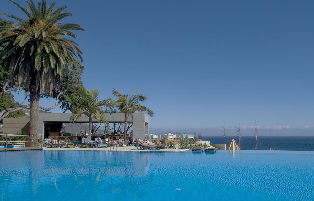 Pestana Casino Park Hotel&Casino Funchal  Esterno foto The pool at the hotel