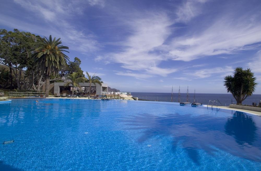 Pestana Casino Park Hotel&Casino Funchal  Esterno foto Infinity pool at the Hotel