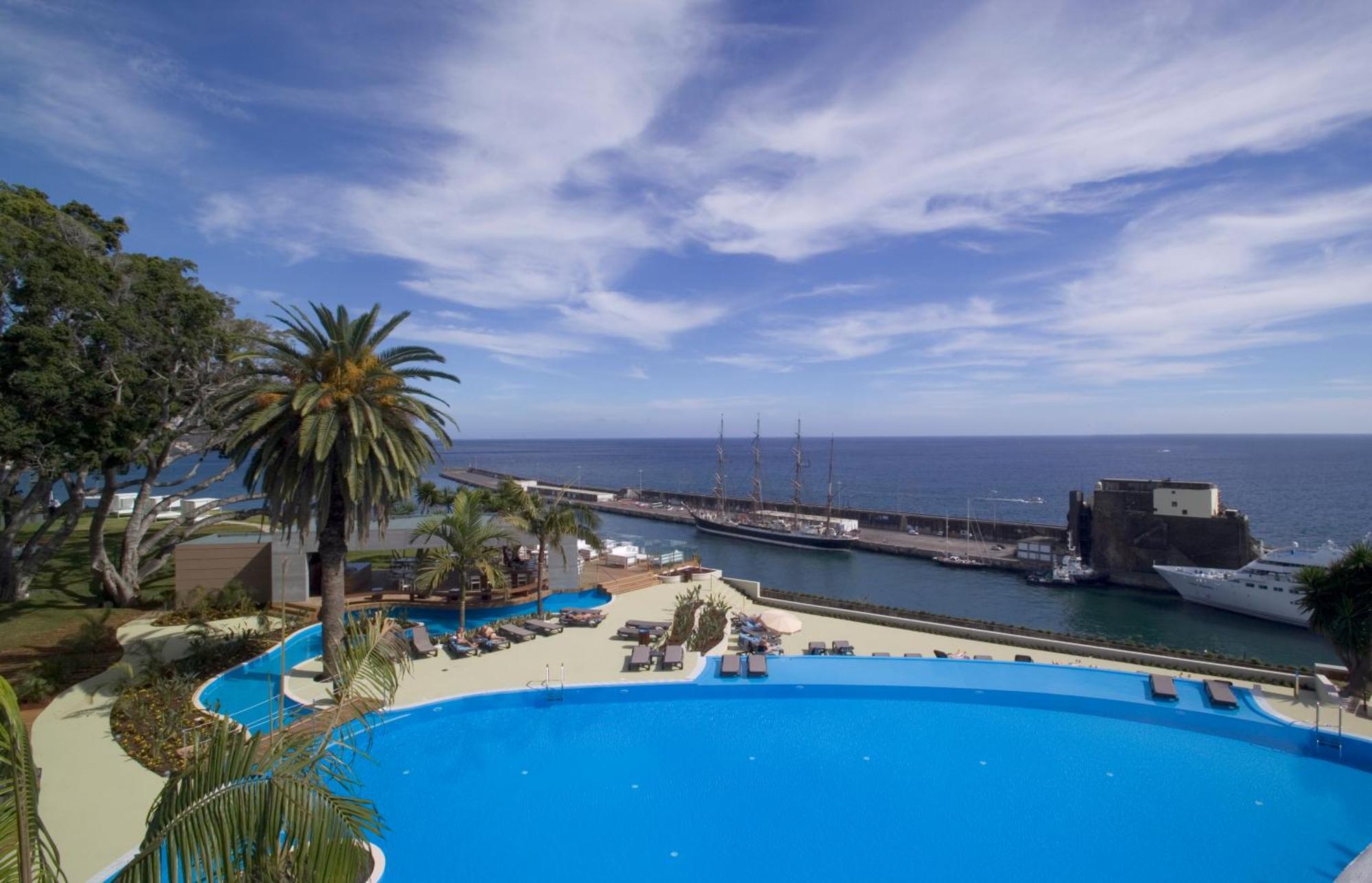 Pestana Casino Park Hotel&Casino Funchal  Esterno foto The pool at the hotel